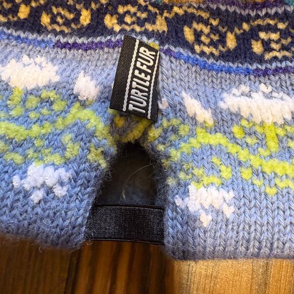 Turtle Fur Woven Wool Blend Beanie with Tassel - Picture 3 of 6